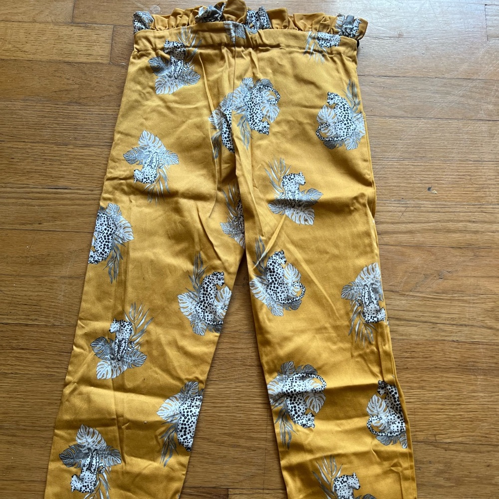 TUTTO PICCOLO
Casual pants size 5